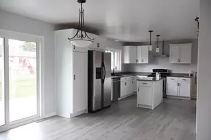 2711 Hyacinth Ave, Janesville, WI 53545 - Photo 8