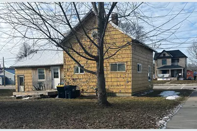 1208  Academy St, Elroy, WI 53929 - Photo 4