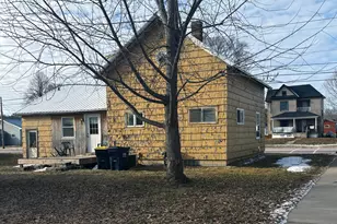 1208 Academy St, Elroy, WI 53929 - Photo 4