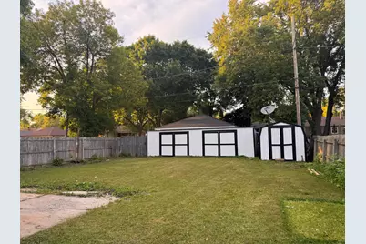 2336 W Lawn Ave, Milwaukee, WI 53209 - Photo 16