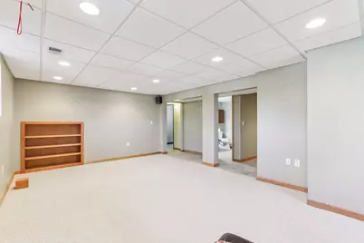2212  Gatekeeper Ct, Waukesha, WI 53188 - Photo 32