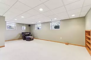 2212 Gatekeeper Ct, Waukesha, WI 53188 - Photo 30