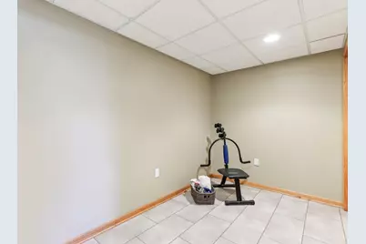 2212  Gatekeeper Ct, Waukesha, WI 53188 - Photo 26