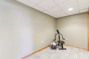 2212 Gatekeeper Ct, Waukesha, WI 53188 - Photo 26