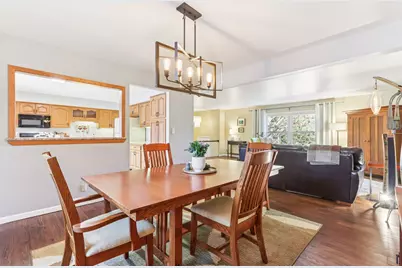 2212  Gatekeeper Ct, Waukesha, WI 53188 - Photo 12