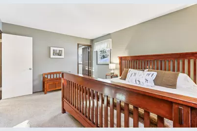 2212  Gatekeeper Ct, Waukesha, WI 53188 - Photo 22