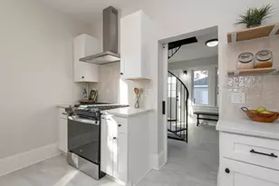 2911 N Newhall St, Milwaukee, WI 53211 - Photo 2