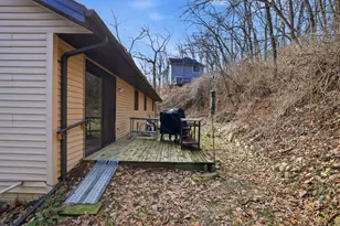 142 Riverside Dr, Racine, WI 53185 - Photo 10