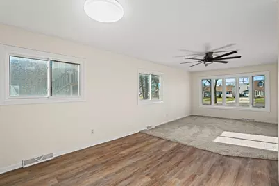 4226 S Pennsylvania Ave, Saint Francis, WI 53235 - Photo 8