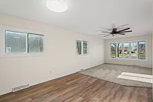 4226 S Pennsylvania Ave, Saint Francis, WI 53235 - Photo 8