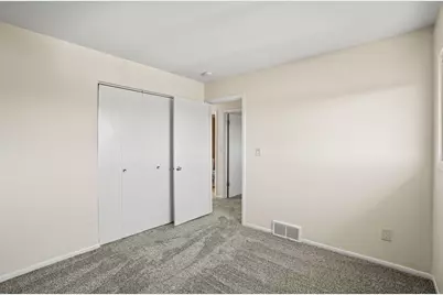 4226 S Pennsylvania Ave, Saint Francis, WI 53235 - Photo 26