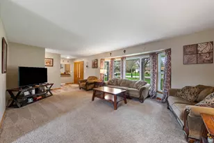 N97W16385 Tippicanoe Ct, Germantown, WI 53022 - Photo 12