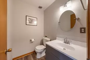 N97W16385 Tippicanoe Ct, Germantown, WI 53022 - Photo 18