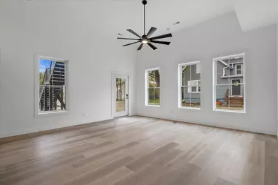 308  Oak St #102, Slinger, WI 53086 - Photo 10