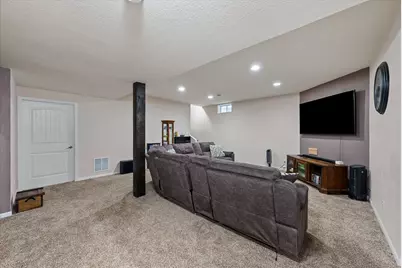 1457  Red Oak Dr, Hartford, WI 53027 - Photo 18