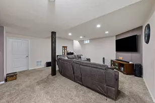 1457 Red Oak Dr, Hartford, WI 53027 - Photo 18