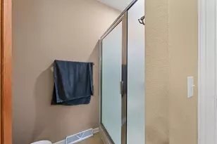 1457 Red Oak Dr, Hartford, WI 53027 - Photo 14