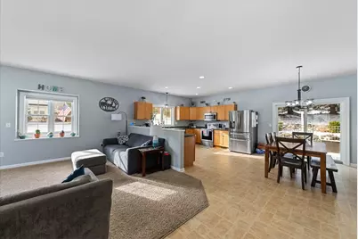 1457  Red Oak Dr, Hartford, WI 53027 - Photo 10