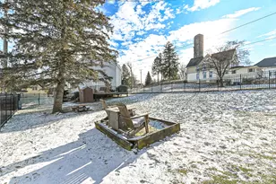 417 James St, Burlington, WI 53105 - Photo 32