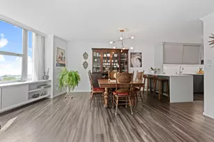 1610 N Prospect Ave, Milwaukee, WI 53202 - Photo 6