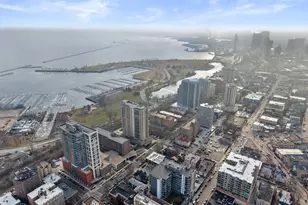 1920 N Farwell Ave, Milwaukee, WI 53202 - Photo 20