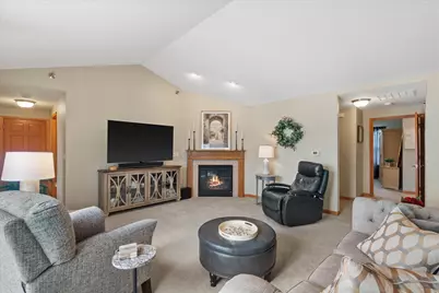 12374 W Virginia Cir #7, Franklin, WI 53132 - Photo 2