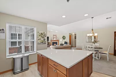 12374 W Virginia Cir #7, Franklin, WI 53132 - Photo 8