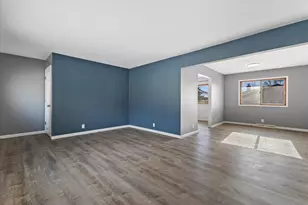 N91W17639 St Regis Dr, Menomonee Falls, WI 53051 - Photo 4