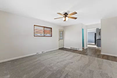 N91W17639  Saint Regis Dr, Menomonee Falls, WI 53051 - Photo 10