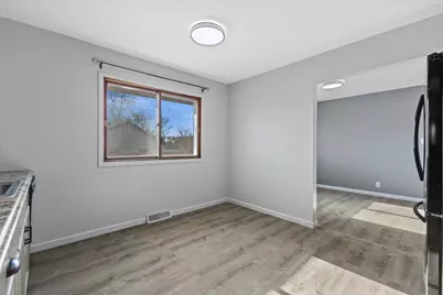 N91W17639  Saint Regis Dr, Menomonee Falls, WI 53051 - Photo 16