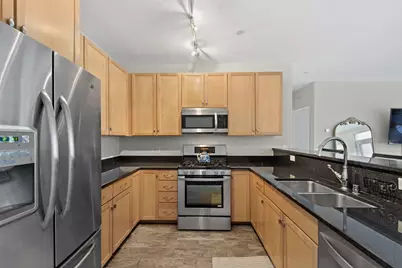 1915 N Water St #408, Milwaukee, WI 53202 - Photo 8
