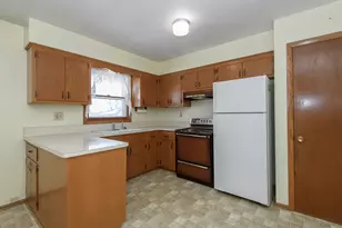 5034 S 20th St, Milwaukee, WI 53221 - Photo 10
