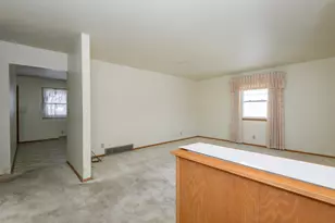 5034 S 20th St, Milwaukee, WI 53221 - Photo 6