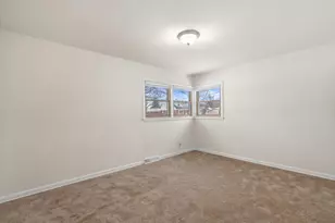 1108 Shorecrest Dr, Racine, WI 53402 - Photo 14