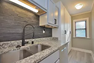 2178 S 84th St, West Allis, WI 53227 - Photo 12