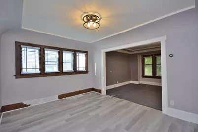 2178 S 84th St, West Allis, WI 53227 - Photo 8