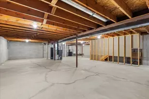 W179N9885 Riversbend Circle, Germantown, WI 53022 - Photo 20