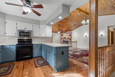 W179N9885  Riversbend Cir, Germantown, WI 53022 - Photo 12