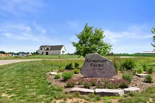 S53W26764 Gemstone Ct, Waukesha, WI 53189 - Photo 2