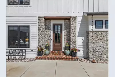 S53W26764  Gemstone Ct, Waukesha, WI 53189 - Photo 14