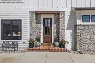 S53W26764 Gemstone Ct, Waukesha, WI 53189 - Photo 14