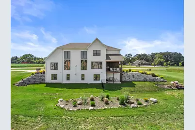S53W26764  Gemstone Ct, Waukesha, WI 53189 - Photo 8