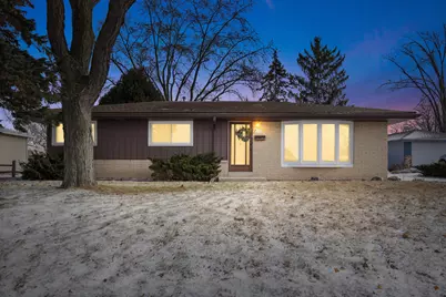 W147N8368  Manchester Dr, Menomonee Falls, WI 53051 - Photo 1