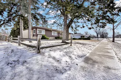 W147N8368  Manchester Dr, Menomonee Falls, WI 53051 - Photo 20