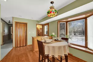 W147N8368 Manchester Dr, Menomonee Falls, WI 53051 - Photo 4