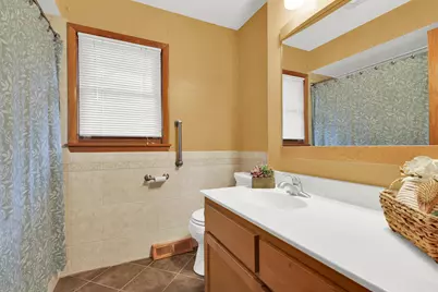 W147N8368  Manchester Dr, Menomonee Falls, WI 53051 - Photo 14