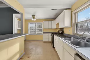 28421 107th St, Salem Lakes, WI 53179 - Photo 8