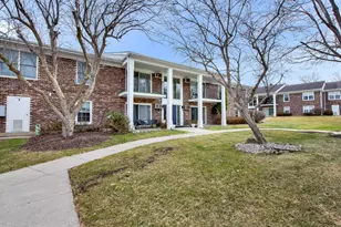 108 Evelyn Ln, Lake Geneva, WI 53147 - Photo 2