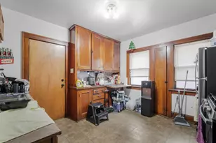 3906 N 6th St, Milwaukee, WI 53212 - Photo 8