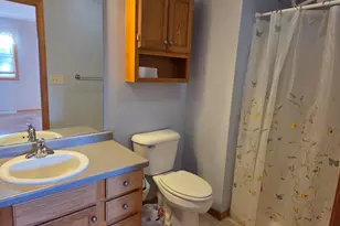 2209 Virginia Dr, Manitowoc, WI 54220 - Photo 10